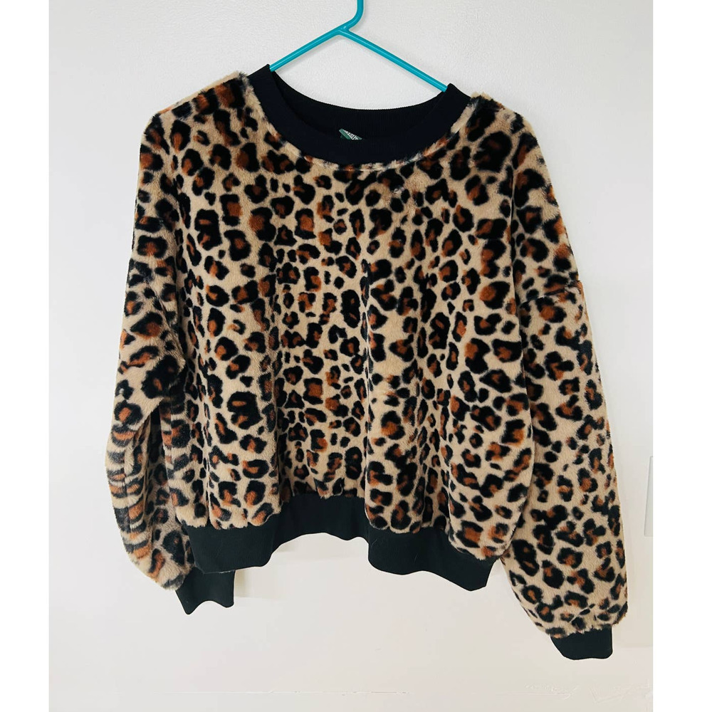 Wild Fable Leopord Print Crewneck - Picture 2 of 5